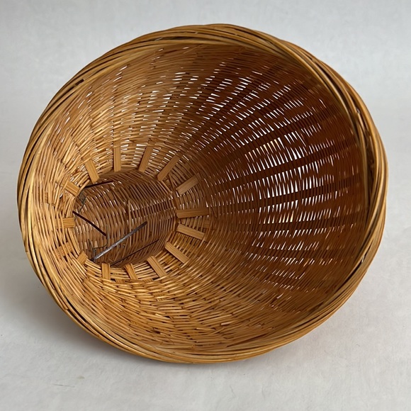 Vintage Rabbit Wicker Basket - Picture 9 of 10